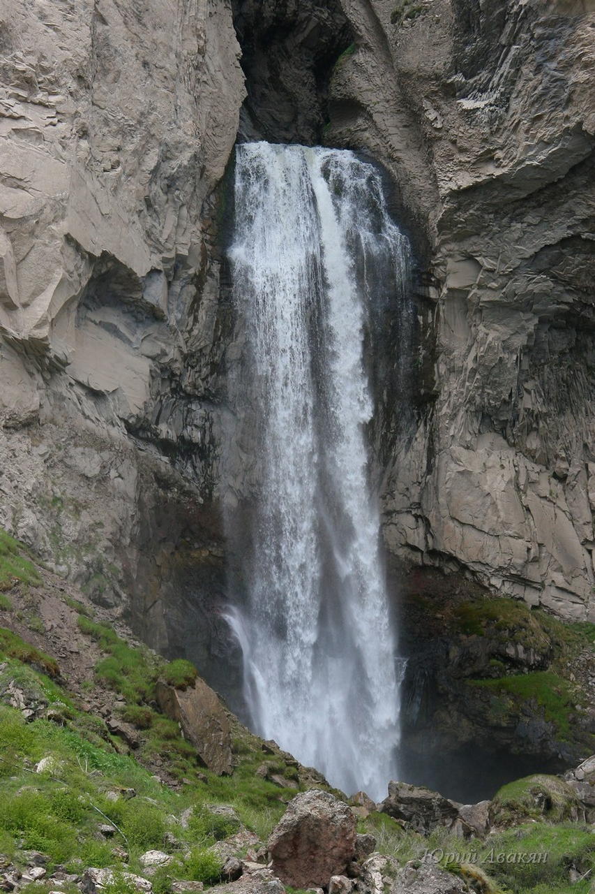 водопад Кызылкол 